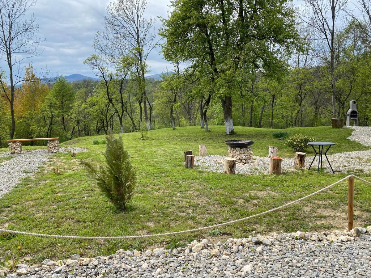 Casutele Din Poienita Villa Comarnic Luaran gambar