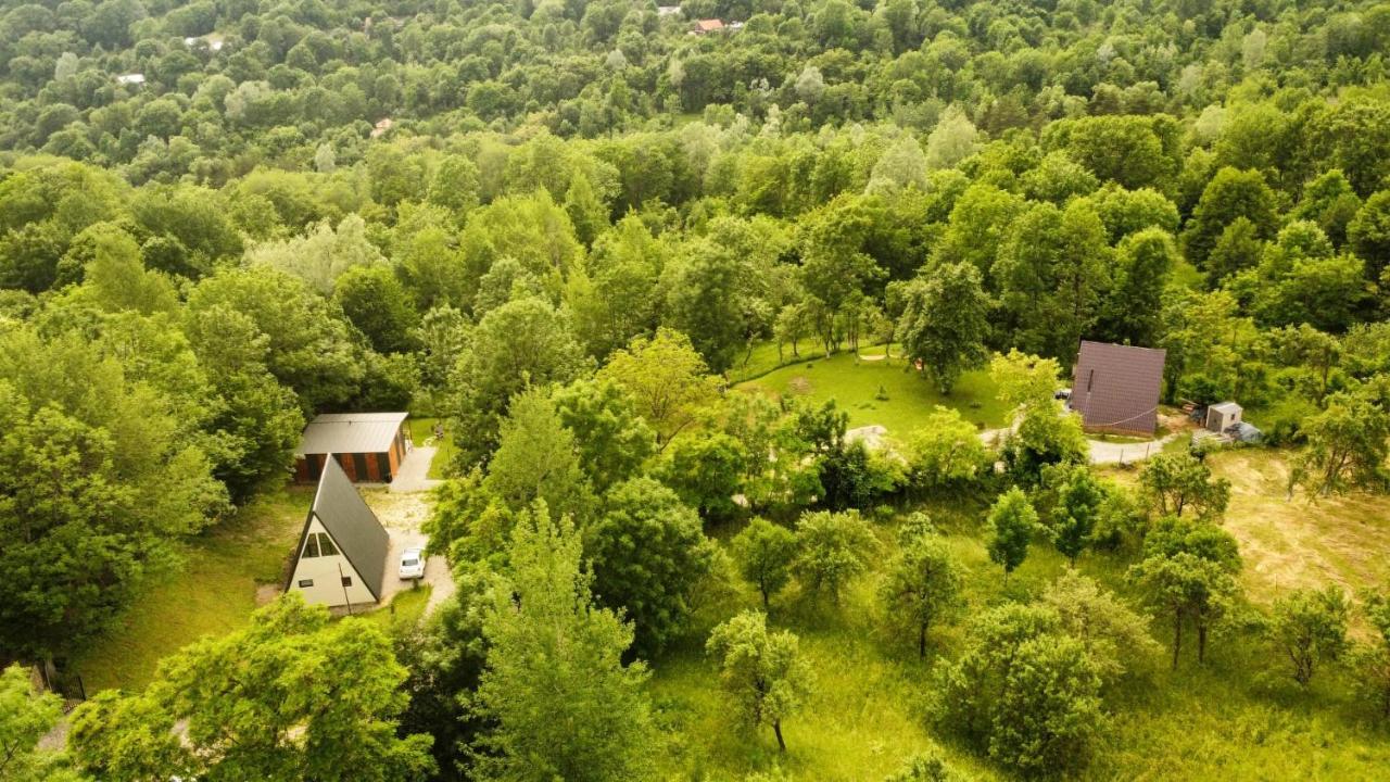Casutele Din Poienita Villa Comarnic Luaran gambar